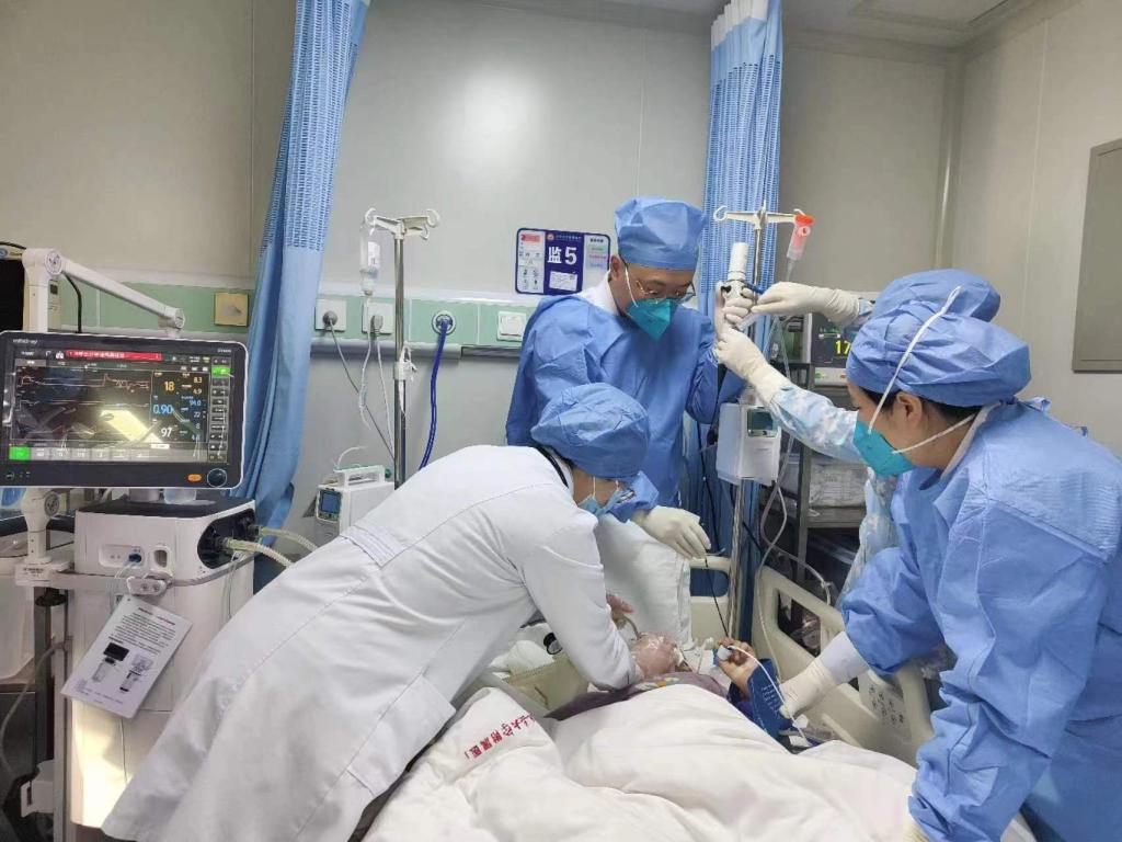 我院兒科支氣管鏡灌洗治療技術(shù)日漸精進成熟