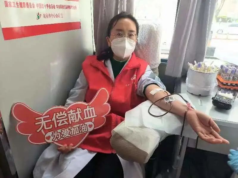 我院開展“捐獻(xiàn)青春熱血 共擎一片藍(lán)天”青年無償獻(xiàn)血活動(dòng)