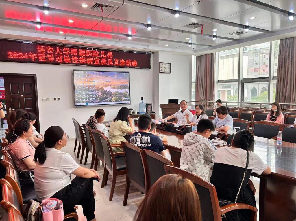 兒科一病區(qū)舉辦“2024年第二十個(gè)世界過(guò)敏性疾病日”宣傳及義診活動(dòng)