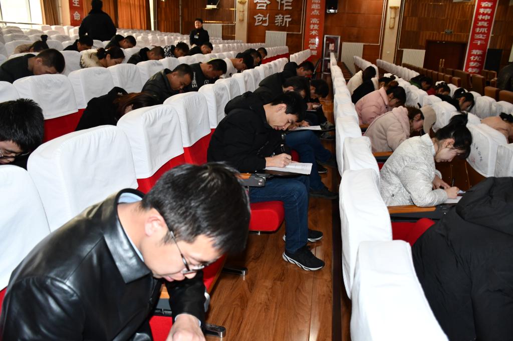 心腦血管病醫院舉行后勤工作人員年終考試
