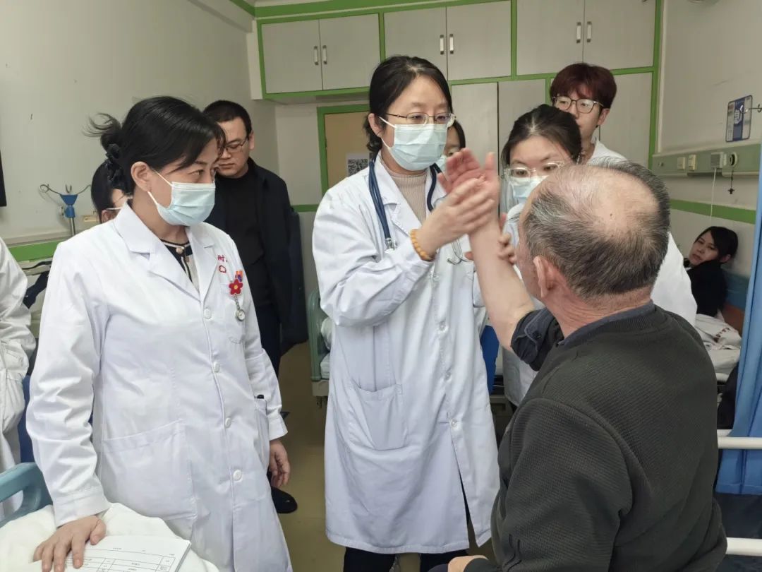 北京協和專家徐東教授延安行：疑難風濕病診療示范與老區醫療能力建設雙軌并行