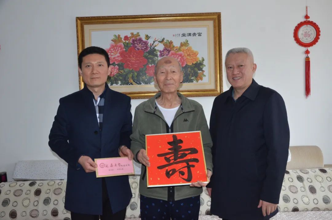 新春慰問老同志  濃濃情懷暖人心