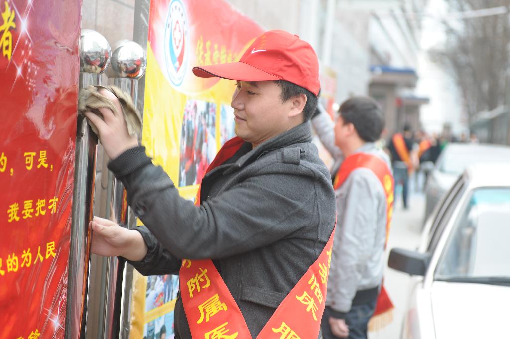 院團委組織團員青年開展清潔衛生大行動
