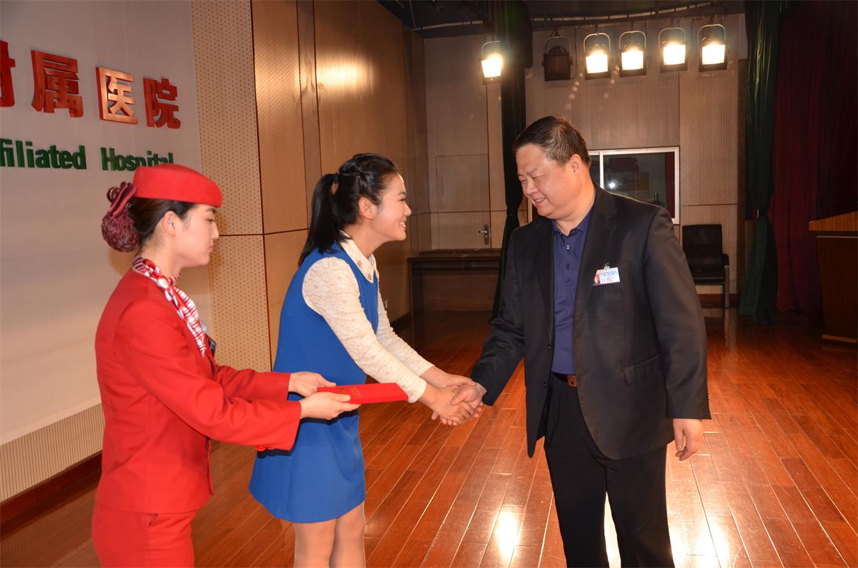 院團委舉辦“與時代同行  展青春風采”詩歌朗誦比賽